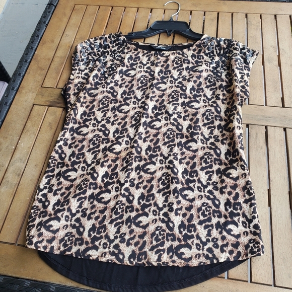 Leopard Print Women's Top Size 6. - Picture 5 of 8